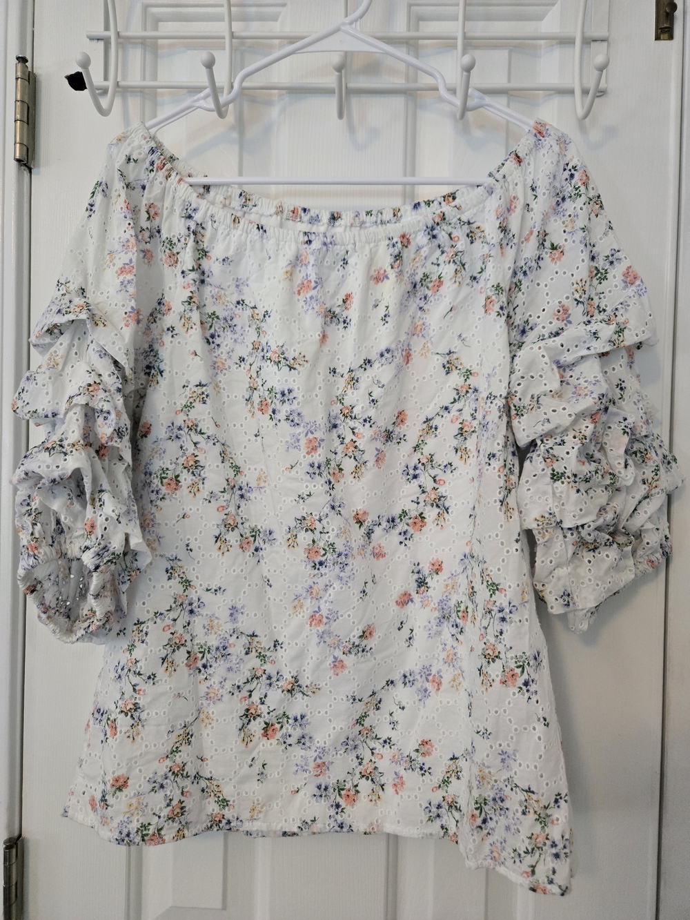 CeCe White Floral Eyelet Off-Shoulder Ruffle Cinch Sleeve Top Size L